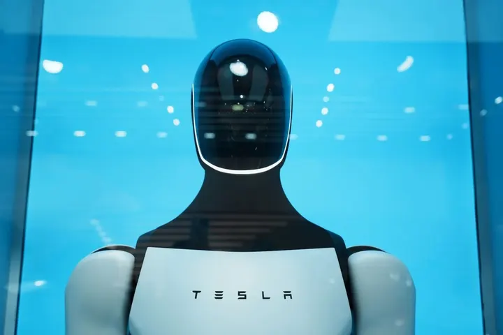 Tesla u Fremontu pokrenula proizvodnju Optimusa dok joj dobit pada 43 posto